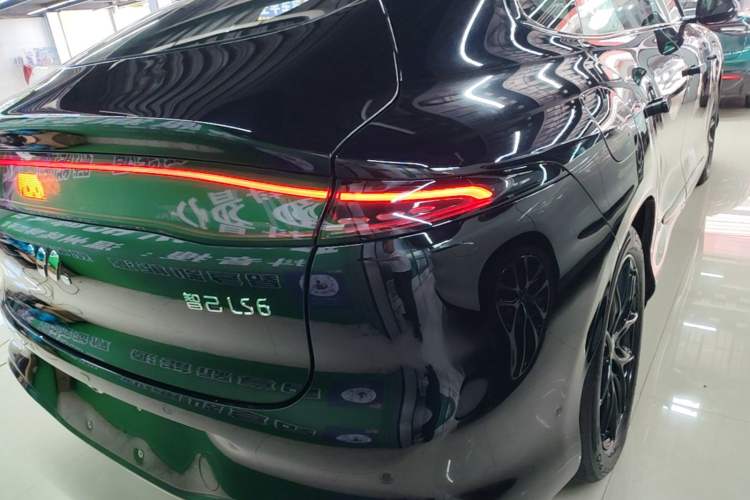 Used IM LS6 2026 Model Range-Extending 66 Max+ Right Rear Taillight