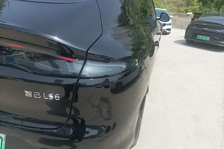 Used IM LS6 2026 Model Range-Extending 66 Max+ Right Rear Taillight