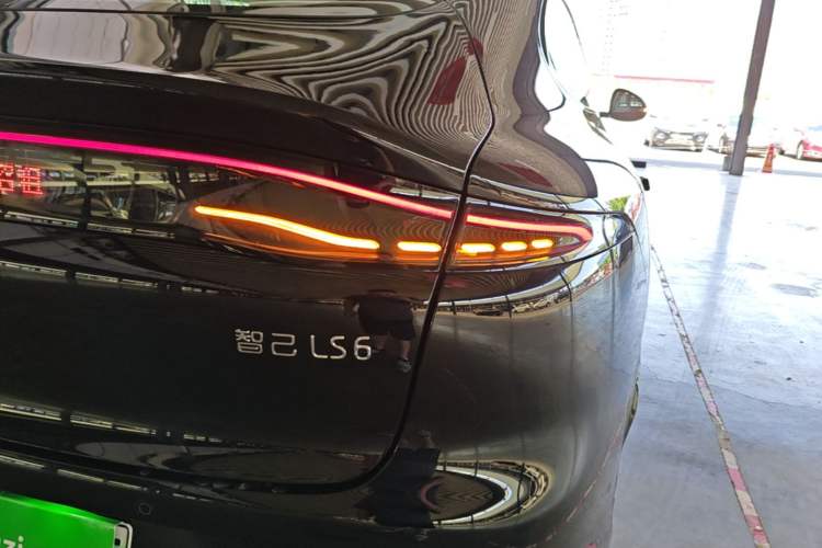 Used IM LS6 2026 Model Pure Electric Max+ Right Rear Taillight