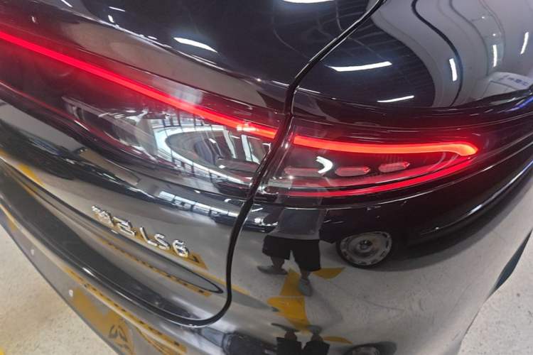 Used IM LS6 2026 Model Range-Extending 66 Max+ Right Rear Taillight