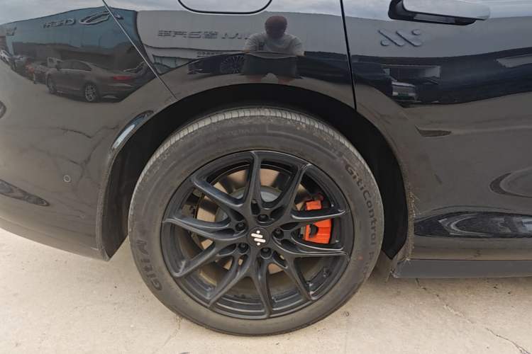 Used IM LS6 2026 Model Range-Extending 66 Max+ Right Rear Wheel Hub