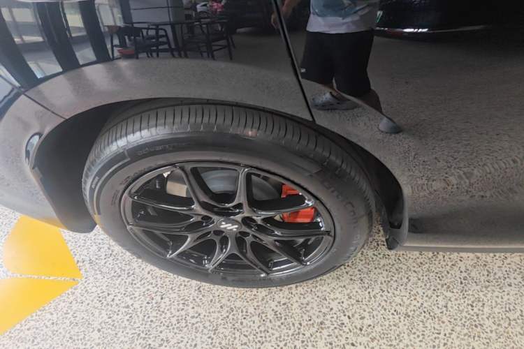Used IM LS6 2026 Model Range-Extending 66 Max+ Right Rear Wheel Hub