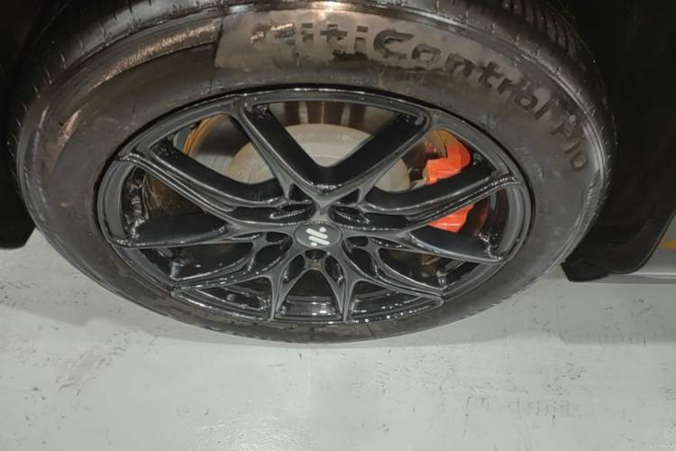 Used IM LS6 2026 Model Range-Extending 66 Max+ Right Rear Wheel Hub