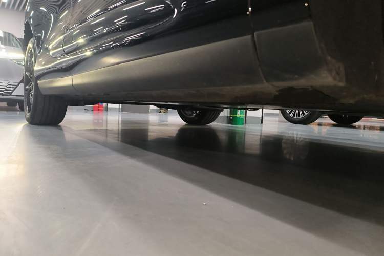 Used IM LS6 2026 Model Range-Extending 66 Max+ Right Side Sill