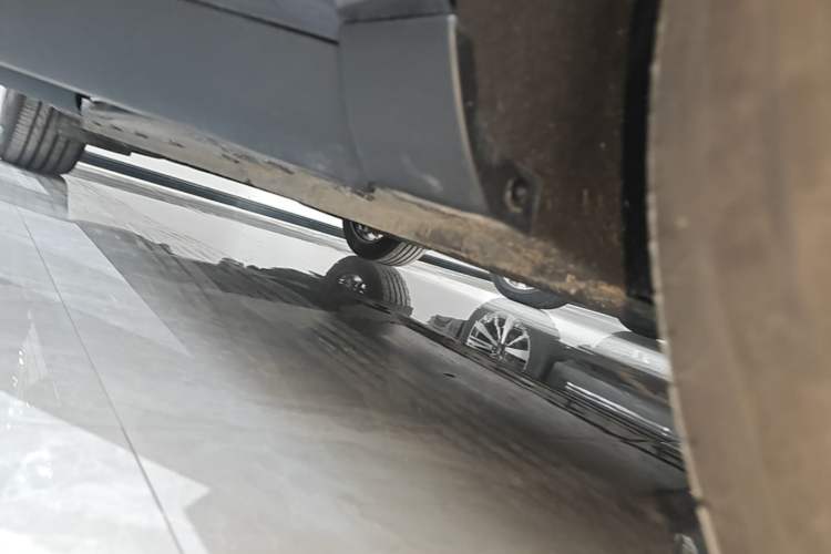 Used IM LS6 2026 Model Range-Extending 52 Max Right Side Sill