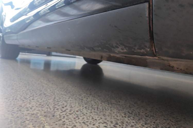 Used IM LS6 2026 Model Range-Extending 66 Max+ Right Side Sill