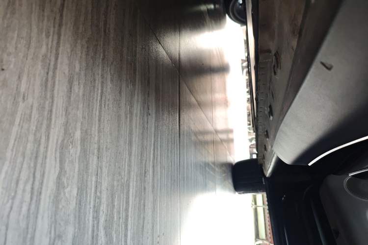 Used IM LS6 2026 Model Range-Extending 52 Max+ Right Side Sill