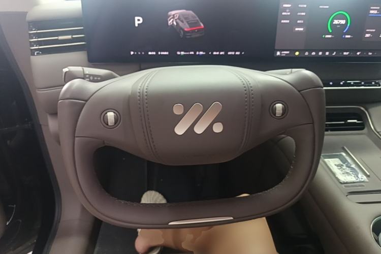 Used IM LS6 2026 Model Range-Extending 66 Max+ Steering Wheel