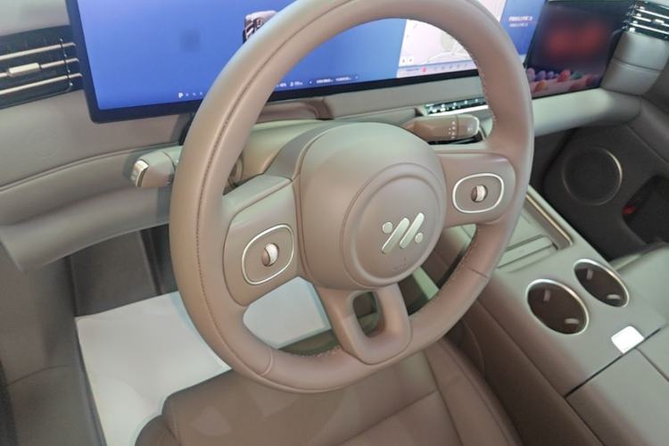 Used IM LS6 2026 Model Range-Extending 66 Max+ Steering Wheel