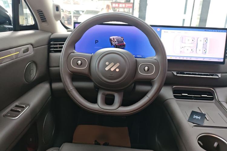 Used IM LS6 2026 Model Range-Extending 52 Max+ Steering Wheel
