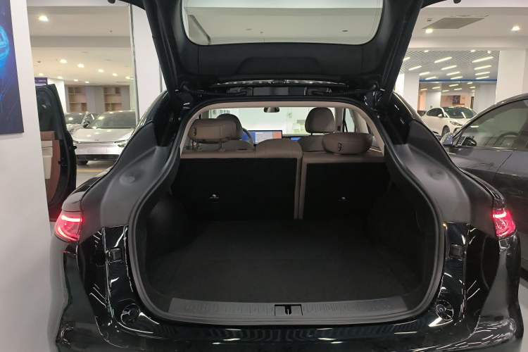 Used IM LS6 2026 Model Range-Extending 66 Max+ Trunk