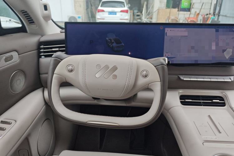 Used IM LS6 2026 Model Pure Electric Max Center Console