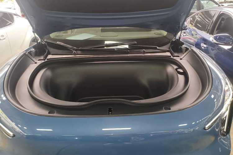 Used IM LS6 2026 Model Pure Electric Max Engine Bay