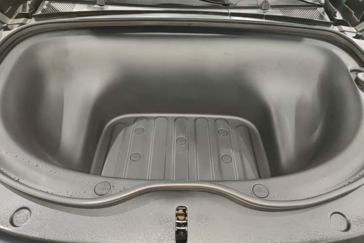 Used IM LS6 2026 Model Pure Electric Max Engine Bay