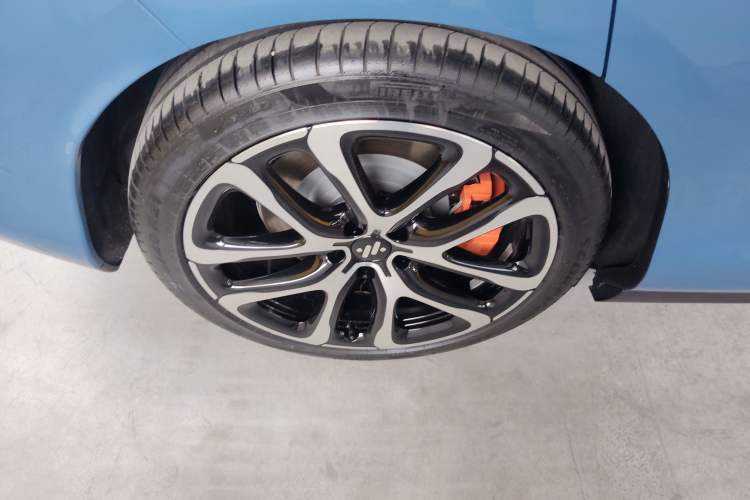 Used IM LS6 2026 Model Range-Extending 66 Max+ Exterior 5