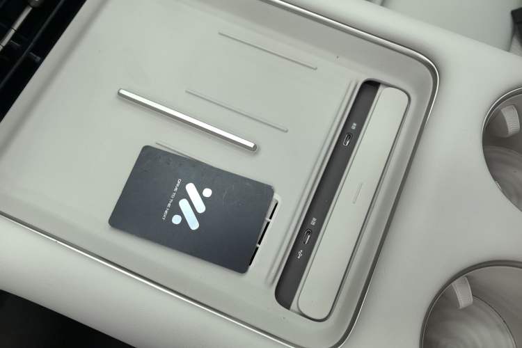 Used IM LS6 2026 Model Range-Extending 66 Max Interior 1