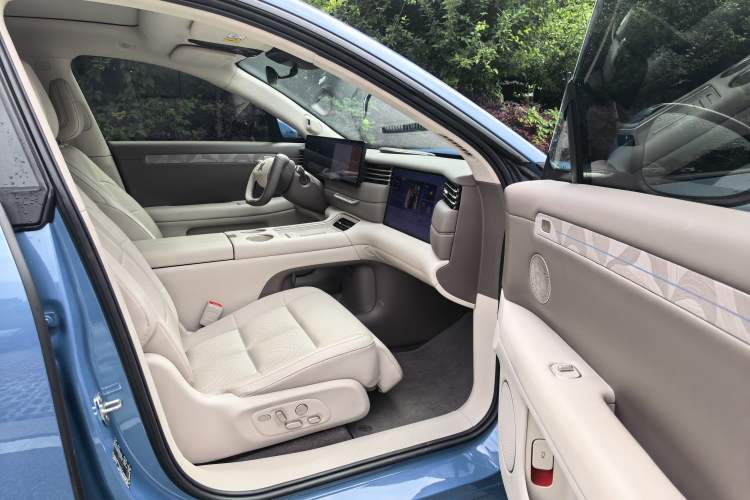 Used IM LS6 2026 Model Pure Electric Max Interior 2