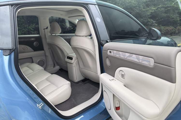Used IM LS6 2026 Model Pure Electric Max Interior 3