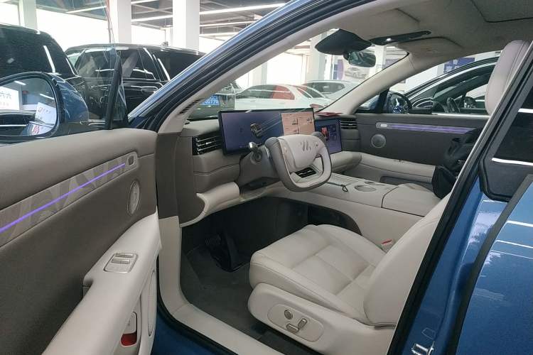 Used IM LS6 2026 Model Pure Electric Max Interior 3
