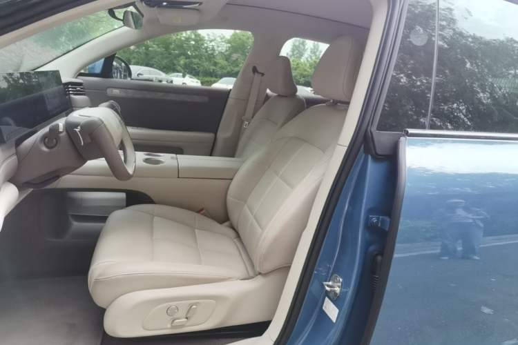 Used IM LS6 2026 Model Pure Electric Max Left Front Seat