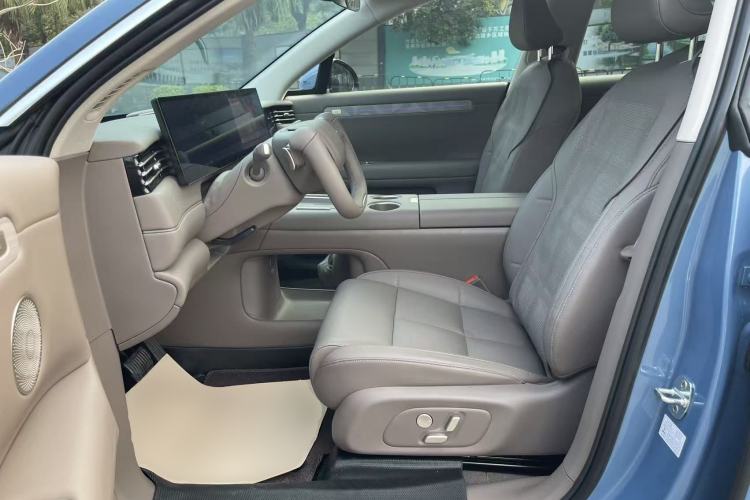 Used IM LS6 2026 Model Range-Extending 52 Max+ Left Front Seat
