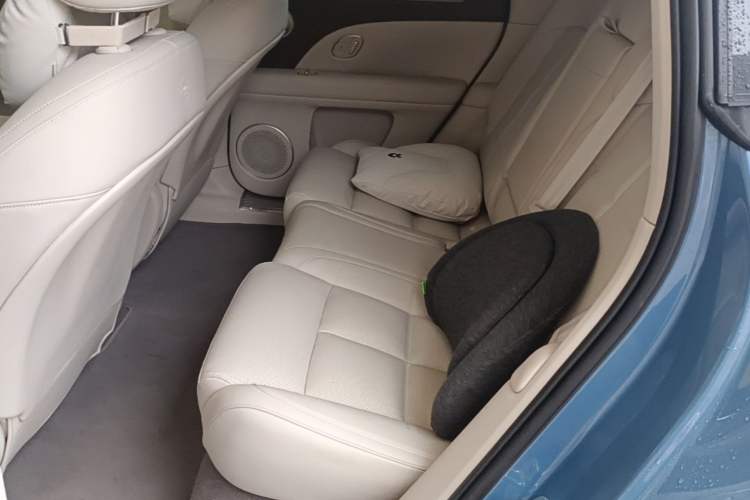 Used IM LS6 2026 Model Pure Electric Max Left Rear Seat