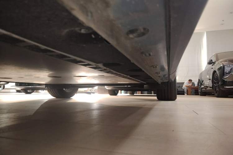 Used IM LS6 2026 Model Pure Electric Max Left Side Sill