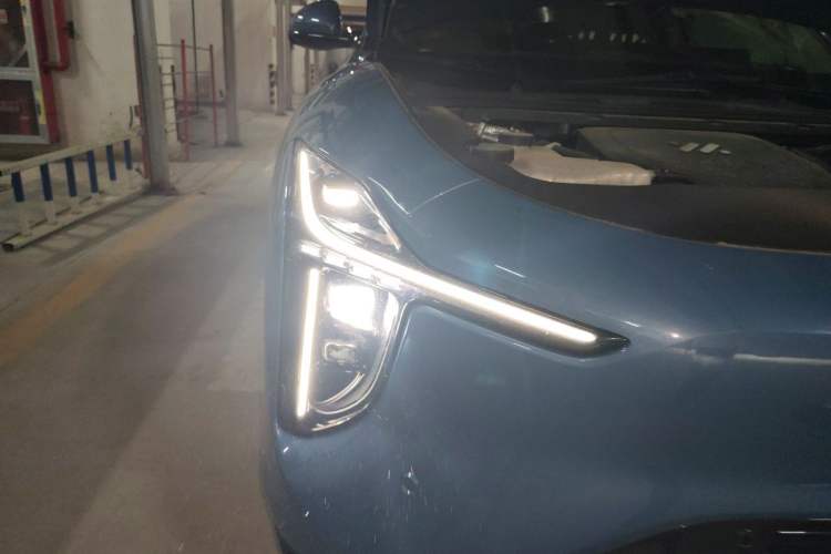 Used IM LS6 2026 Model Range-Extending 52 Max Right Front Headlight