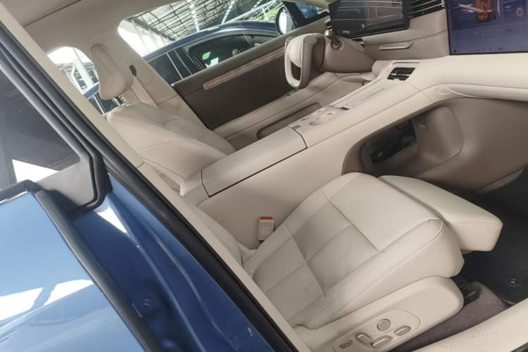 Used IM LS6 2026 Model Pure Electric Max Right Front Seat