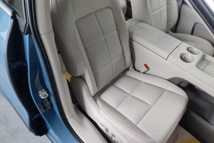 Used IM LS6 2026 Model Range-Extending 66 Max+ Right Front Seat