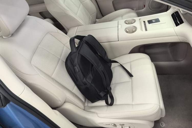 Used IM LS6 2026 Model Range-Extending 66 Max Right Front Seat