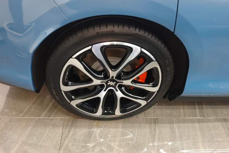Used IM LS6 2026 Model Range-Extending 66 Max+ Right Rear Wheel Hub