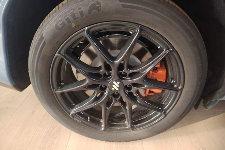 Used IM LS6 2026 Model Pure Electric Max Right Rear Wheel Hub