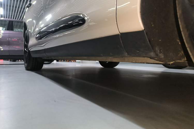 Used IM LS6 2026 Model Range-Extending 52 Max Right Side Sill