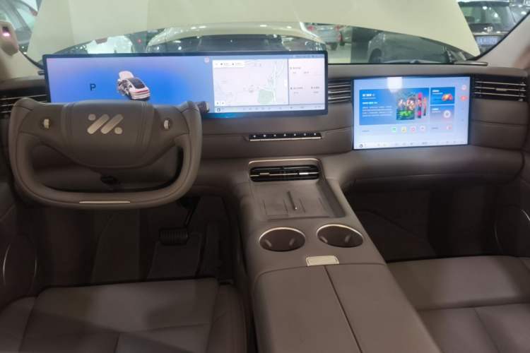 Used IM LS6 2026 Model Pure Electric Max Center Console