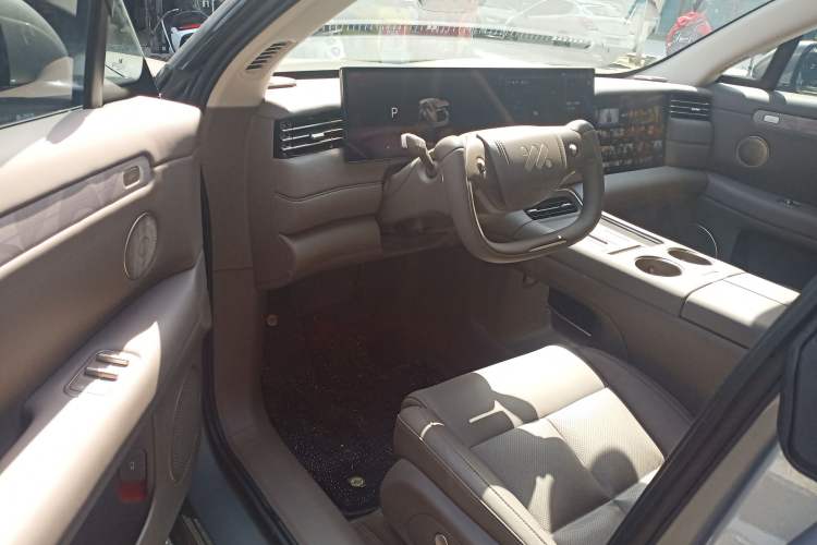 Used IM LS6 2026 Model Range-Extending 52 Max+ Driver Seat