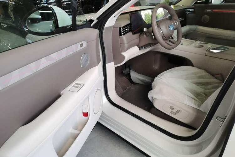 Used IM LS6 2026 Model Range-Extending 66 Max Driver Seat