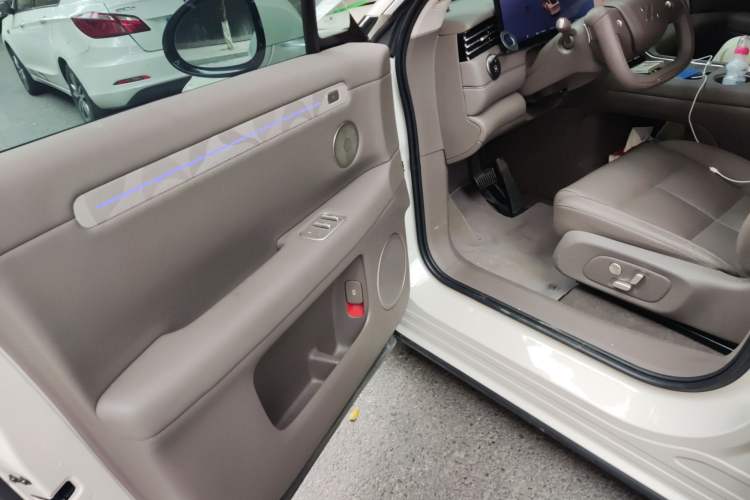 Used IM LS6 2026 Model Range-Extending 66 Max Driver Seat