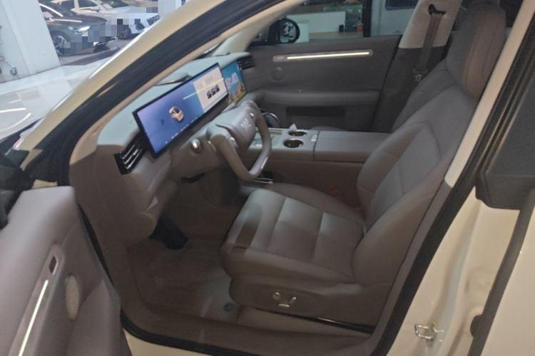 Used IM LS6 2026 Model Range-Extending 66 Max+ Driver Seat