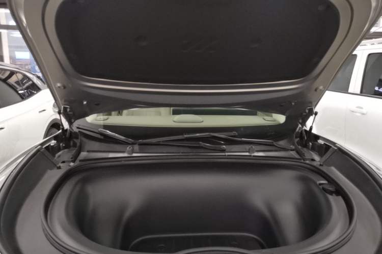 Used IM LS6 2026 Model Pure Electric Max Engine Bay