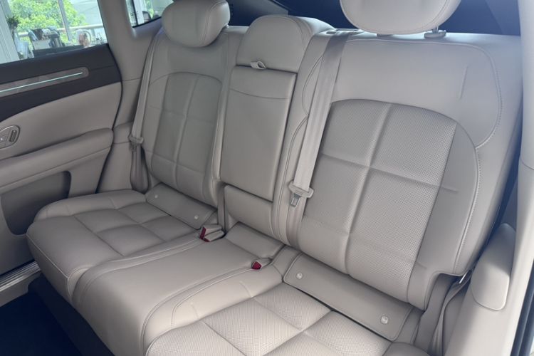 Used IM LS6 2026 Model Pure Electric Max Interior 2