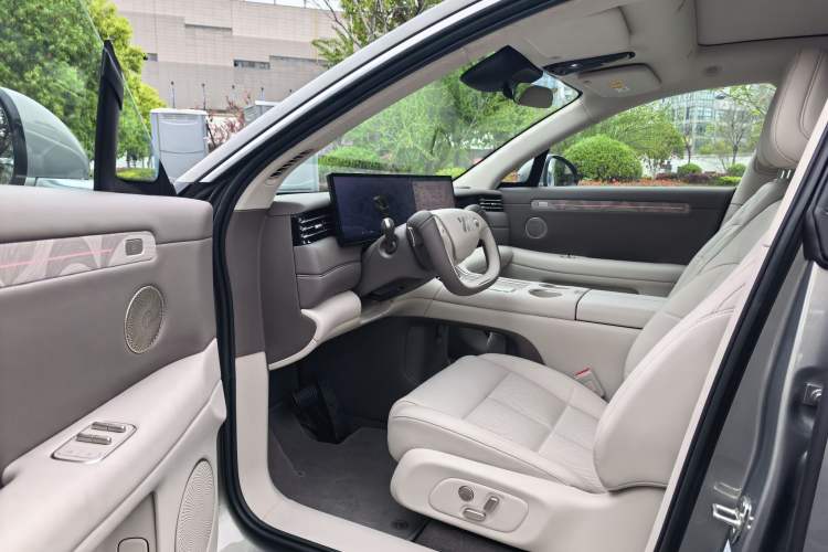 Used IM LS6 2026 Model Pure Electric Max Interior 3
