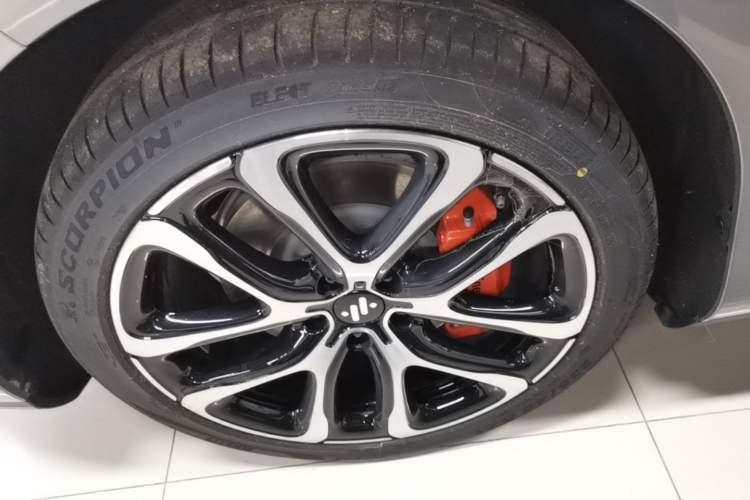 Used IM LS6 2026 Model Pure Electric Max Left Front Wheel Hub