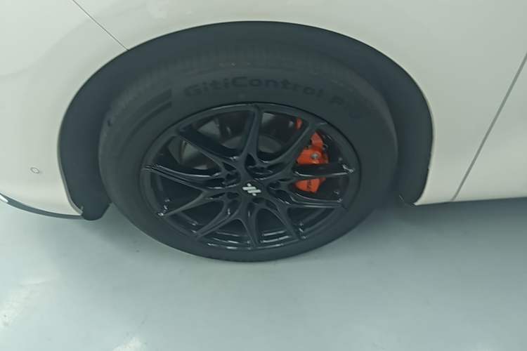Used IM LS6 2026 Model Pure Electric Max Left Front Wheel Hub