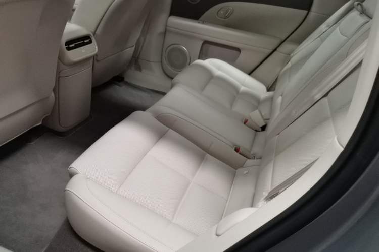 Used IM LS6 2026 Model Pure Electric Max Left Rear Seat