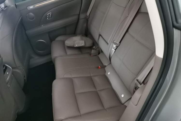 Used IM LS6 2026 Model Range-Extending 52 Max+ Left Rear Seat