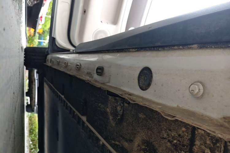 Used IM LS6 2026 Model Pure Electric Max Left Side Sill