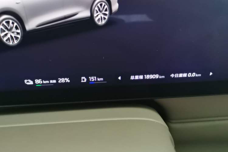 Used IM LS6 2026 Model Range-Extending 52 Max+ Odometer Close Up