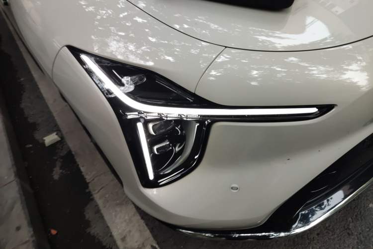 Used IM LS6 2026 Model Range-Extending 66 Max Right Front Headlight