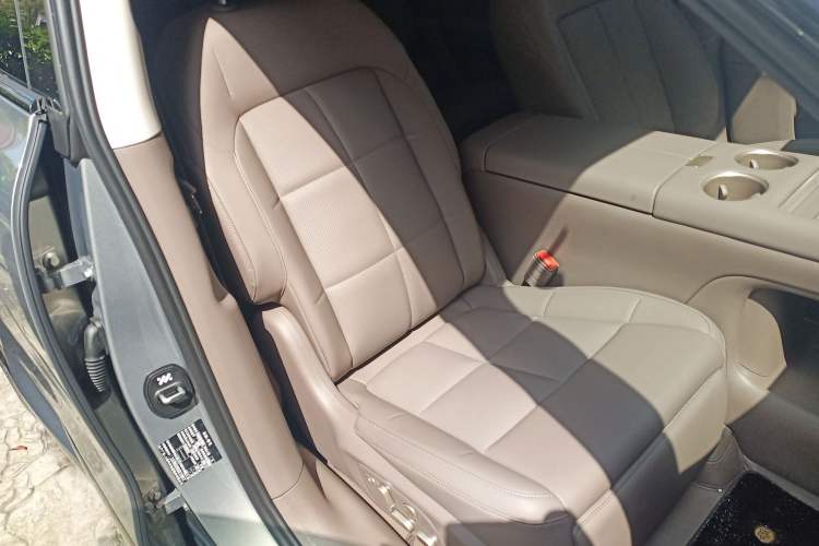 Used IM LS6 2026 Model Range-Extending 52 Max+ Right Front Seat